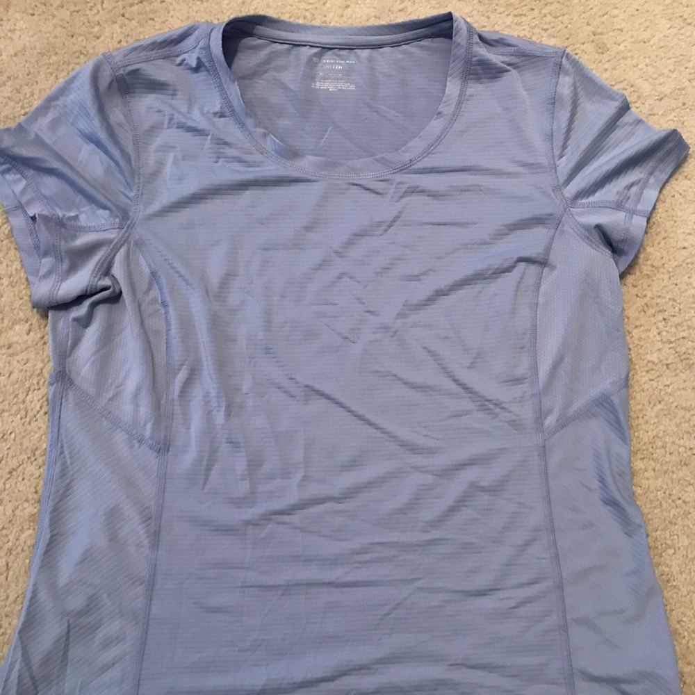 Excellent condition Tek Geat DryTek workout shirt